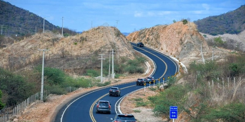 Em Nazarezinho, João Azevêdo inaugura adutora e estrada; investimentos superam R$ 50 milhões