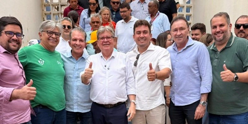Helder Carvalho acompanha João Azevêdo na inauguração da PB-384 e entrega do Sistema Adutor de Nazarezinho