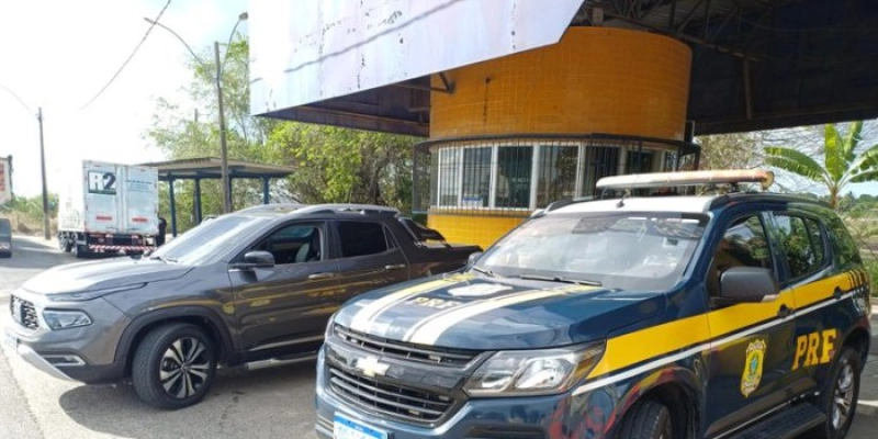 PRF na Paraíba tira de circulação dois veículos, sendo um deles clonado e outro roubado