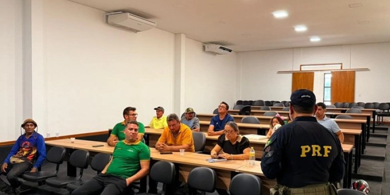 Prefeitura de Sousa e PRF discutem segurança viária e prevenção de acidentes com animais