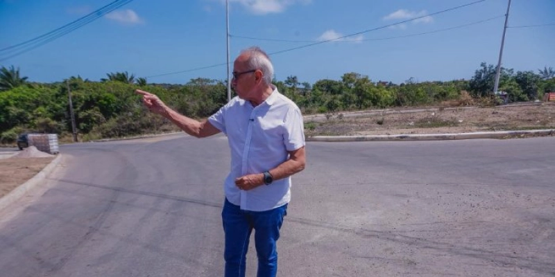 Cícero Lucena inspeciona obras da Orla Sul e projeta conclusão para fevereiro de 2026