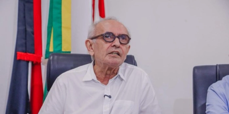 Cícero Lucena anuncia antecipação de segunda parcela do 13° salário e dinheiro já está na conta