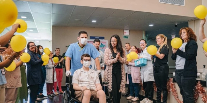 Paciente do primeiro transplante cardíaco pediátrico da Paraíba recebe alta no Hospital Metropolitano