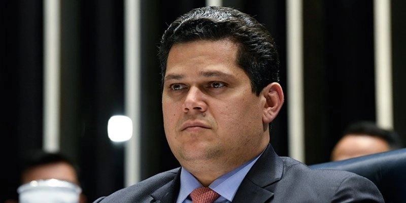 Alcolumbre mantém pauta e Senado analisará PL da Dosimetria nesta quarta, apesar de pressões e incertezas