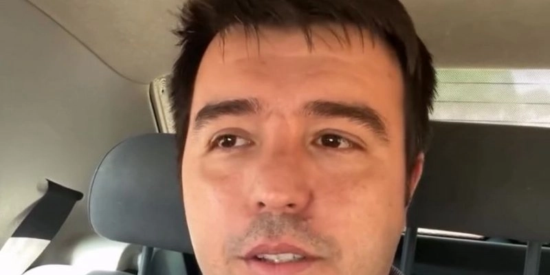 Lucas Braga evita explicar suspeita de fraude na Educação e transforma crise em ataque pessoal contra vice-prefeito que reage nas redes sociais