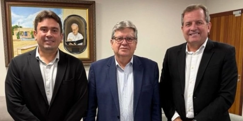 Helder Carvalho e Fábio Tyrone discutem demandas para Sousa e reafirmam apoio à pré-candidatura de João Azevêdo ao Senado