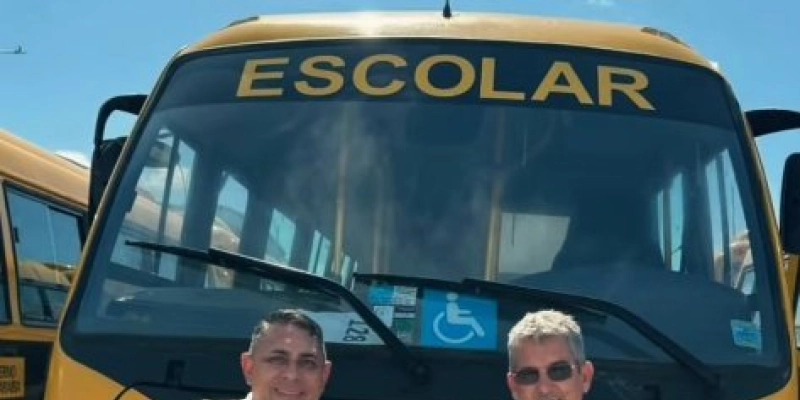 Aparecida é contemplada com novo ônibus escolar em evento estadual de educação