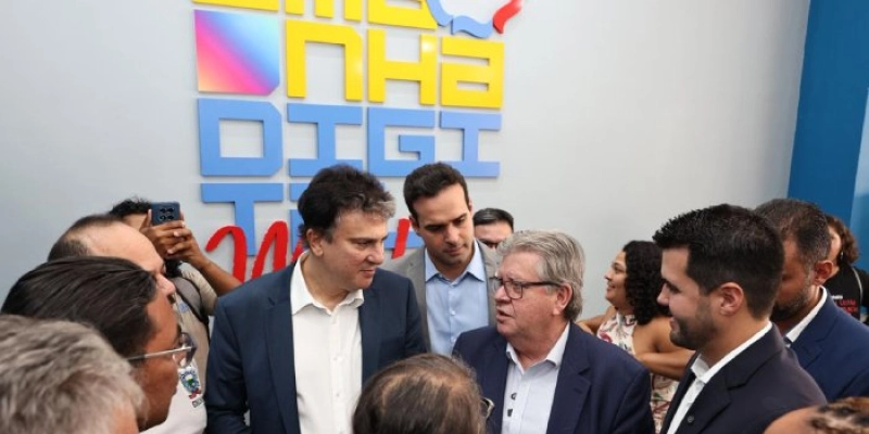 João Azevêdo e ministro Camilo Santana inauguram Salas Amanhã Digital e Maker em Bayeux e destacam importância para o ensino da rede estadual