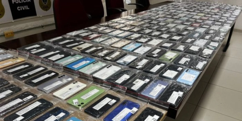Polícia Civil celebra um ano da operação que já restituiu aos donos mais de 3.400 celulares