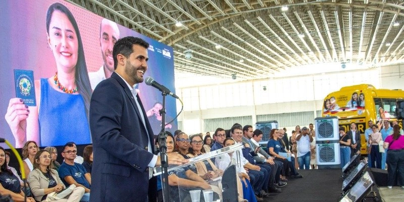 Wilson Filho comemora entrega de 78 ônibus: “Nada substitui transporte escolar digno e seguro”