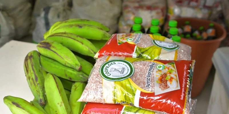 Governo realiza mais uma etapa de compras do PAA com doação simultânea e alimentos são entregues à população