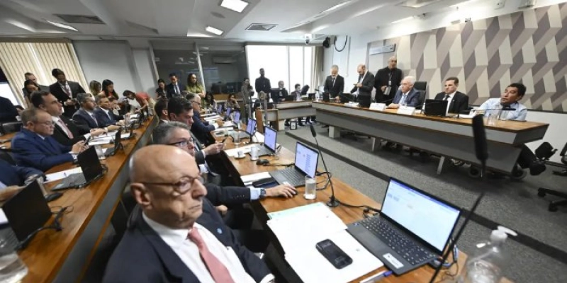 CCJ do Senado aprova PL da Dosimetria e plenário pode votar ainda hoje