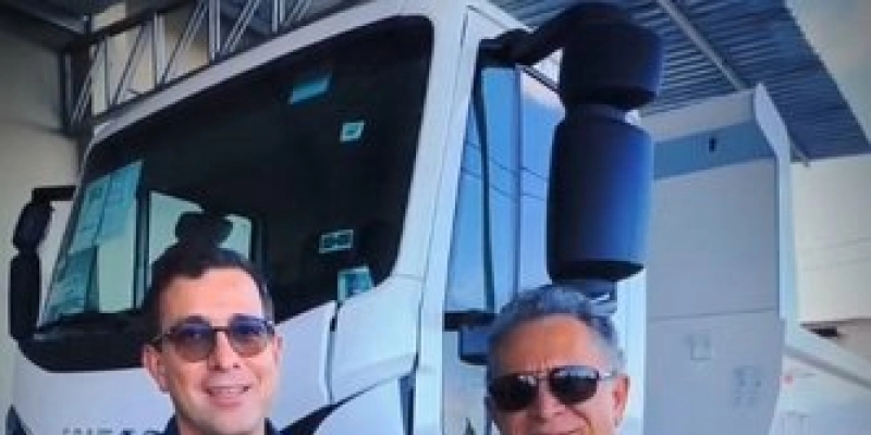 Parceria com deputado federal garante novo caminhão para Mataraca