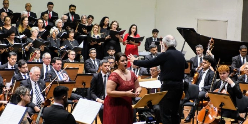 Orquestra Sinfônica encerra temporada com Concerto de Natal e músicos celebram implantação do PCCR