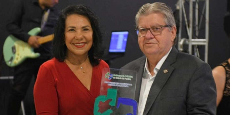 João Azevêdo recebe homenagem da Defensoria Pública da Paraíba