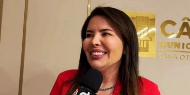 Amanda Silveira comandará a prefeitura de Sousa durante afastamento de Helder e Zé Célio