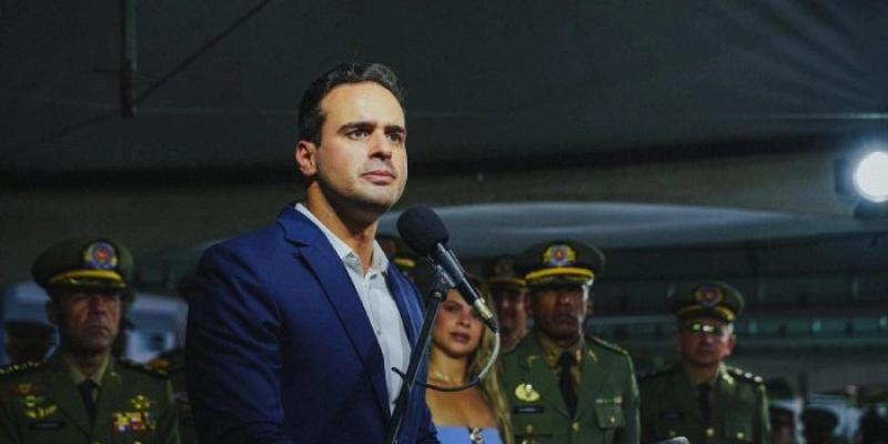Lucas Ribeiro participa da formatura de novos aspirantes da Polícia Militar da Paraíba