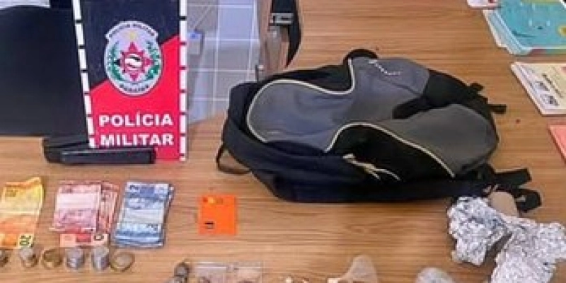 Ação da Polícia Militar detém dois homens por tráfico de drogas no Jardim Brasília, em Sousa