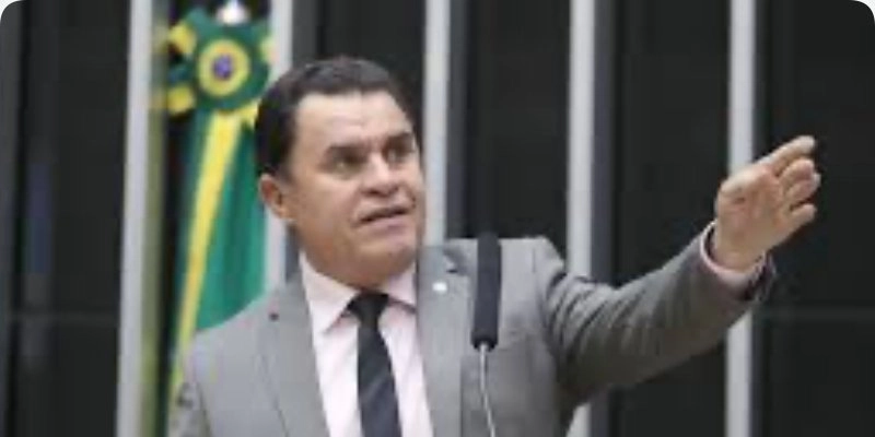 Secretário de Educação surge como opção para vice-governador em 2026