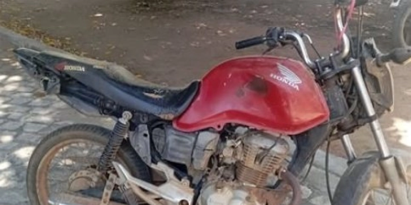 Polícia militar apreende motocicleta adulterada em Cajazeiras