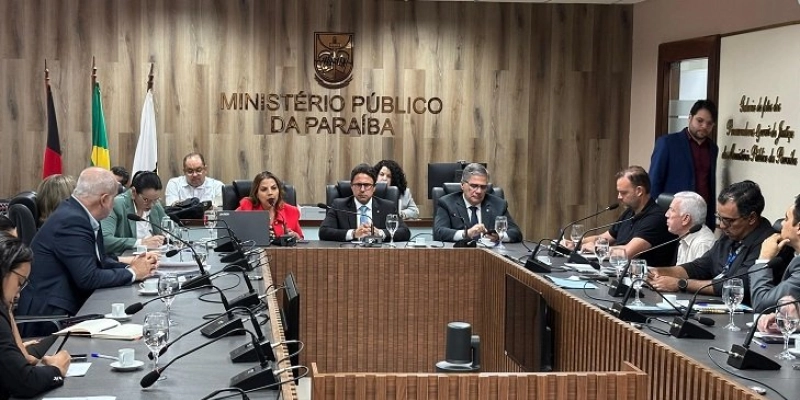 Ministério Público e órgãos criam força-tarefa para fiscalizar despejo irregular de esgoto na orla de João Pessoa 