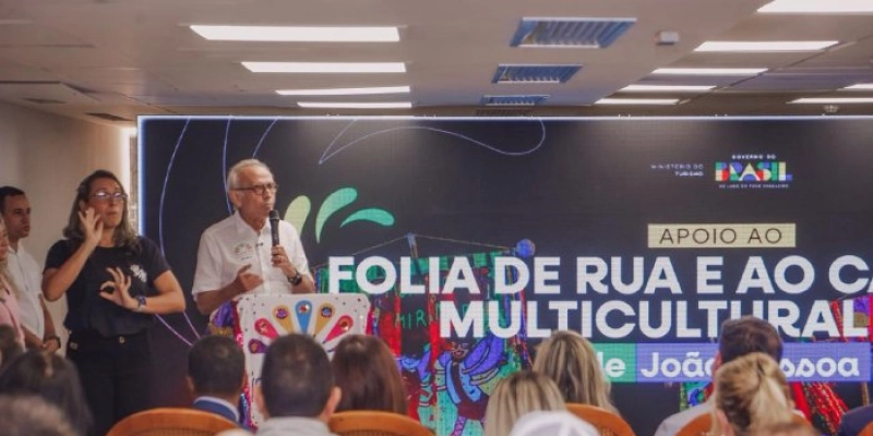 Cícero Lucena celebra apoio do Ministério do Turismo ao Folia de Rua e ao Carnaval Multicultural de João Pessoa
