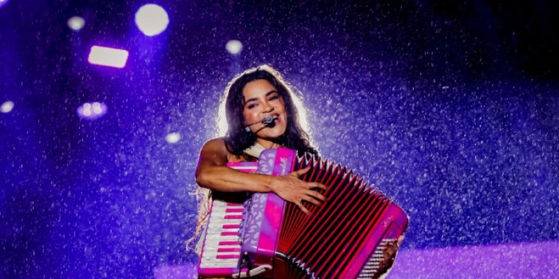 Cícero Lucena prestigia gravação do DVD de Lucy Alves na Orla e destaca potencial de João Pessoa como sede de grandes eventos