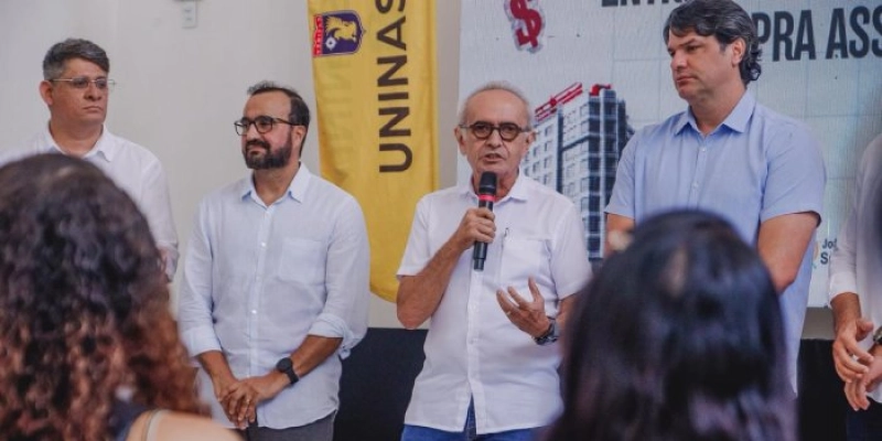 Cícero Lucena entrega 26 escrituras e consolida investimento de R$ 12,4 milhões em Habitação Social