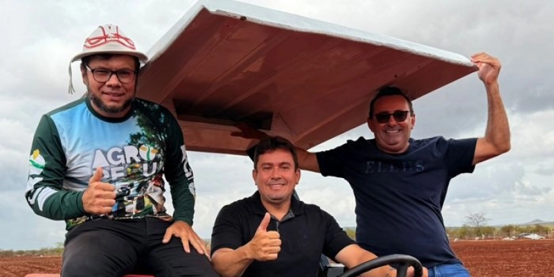 Em Sousa, prefeito Helder Carvalho acompanha inicio do programa de corte de terras