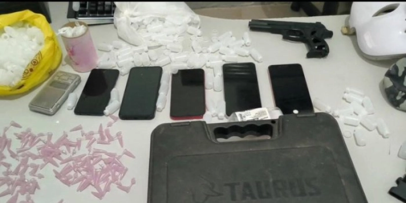 Polícia Civil prende homem em flagrante durante cumprimento de mandado de busca e apreensão