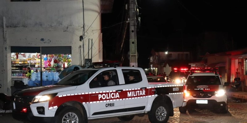 PM prende assaltantes e recupera R$ 3 mil e moto, após assalto em Uiraúna