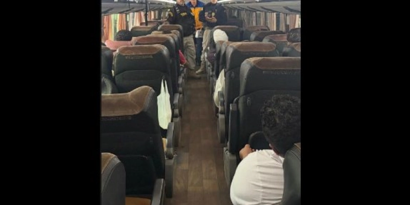 PRF e órgãos parceiros realizam ação educativa com foco no uso do cinto de segurança em Cajazeiras