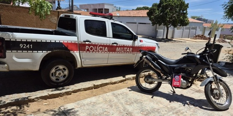 Polícia militar apreende moto com sinais identificadores adulterados no sertão 