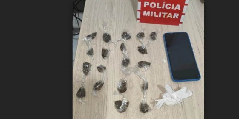 PM intercepta dupla e apreende drogas em São José de Piranhas