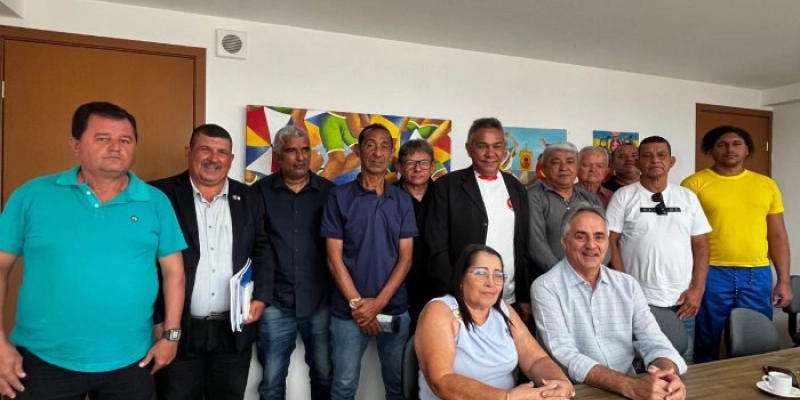 Em reunião com Luciano Cartaxo, representantes dos clubes de futebol feminino comemoram nova lei que equipara incentivos aos clubes masculinos