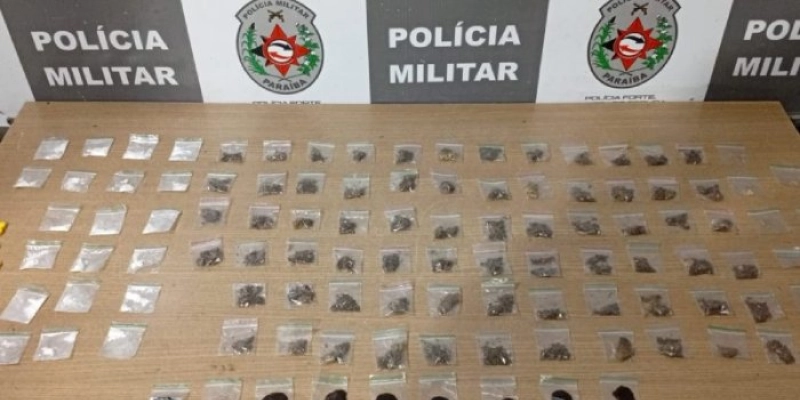 PM ocupa área suspeita de prática de tráfico e apreende drogas de quatro tipos