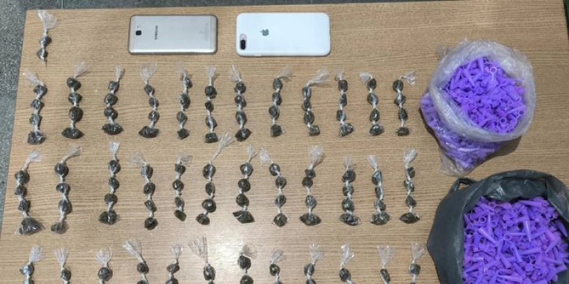 Acusado de roubo e tráfico é novamente preso com quase 150 porções de drogas