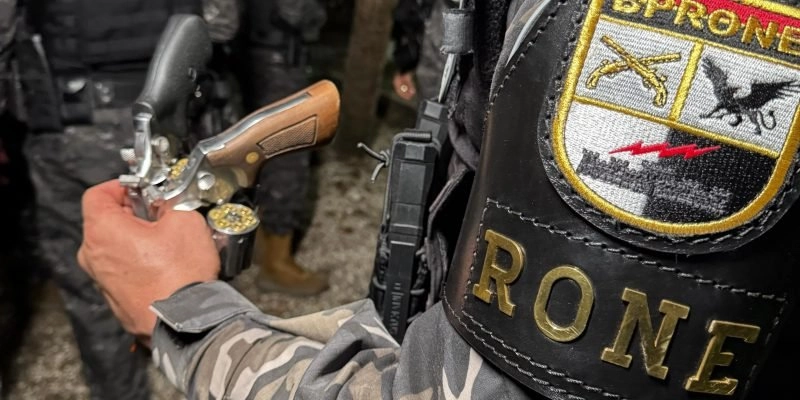 Reforço policial apreende duas armas de fogo