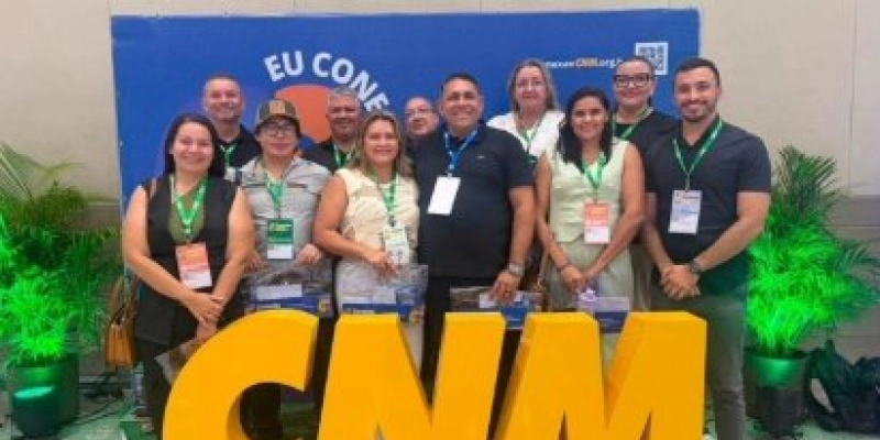 João Neto participa de capacitação da CNM ao lado de equipe administrativa de Aparecida