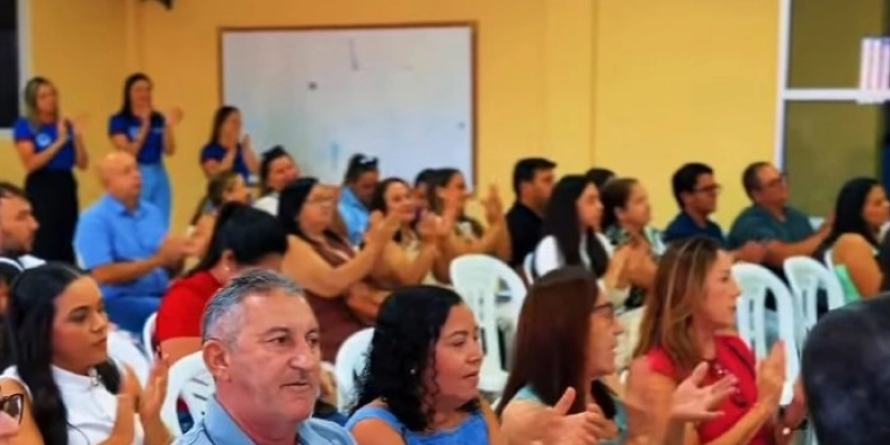 Prefeito Gerôncio Júnior oficializa posse de professores concursados em São Francisco