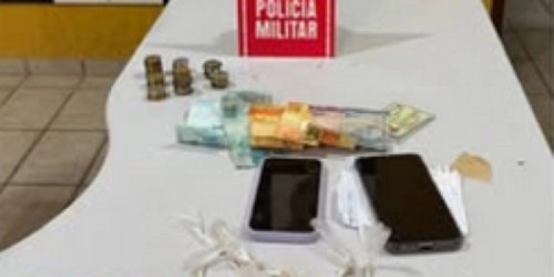 PM fecha ponto de venda de drogas e detém mulher em Catolé do Rocha