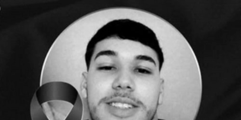 Jovem morre após colidir motocicleta contra banco de praça na cidade de Cajazeiras