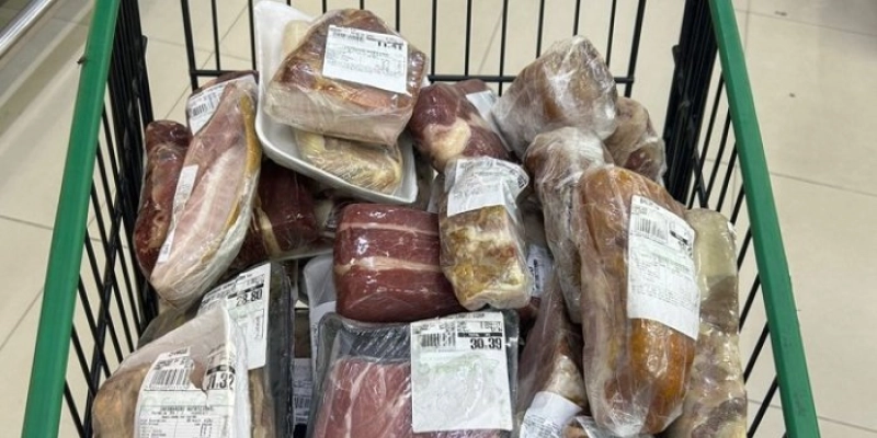 NA PB: MP-Procon autua supermercados por venda de produtos impróprios para consumo