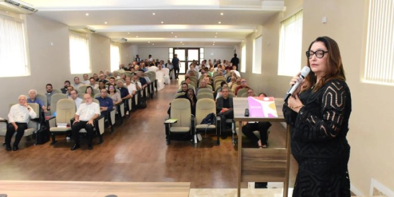 Campanha ‘Mesmo que ninguém veja’ é apresentada a padres da Arquidiocese da Paraíba