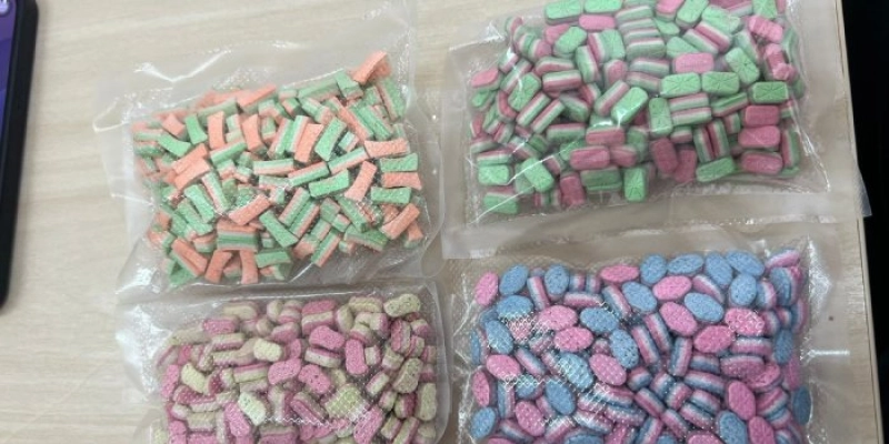 PF prende jovem em flagrante com mil comprimidos de ecstasy no interior da Paraíba