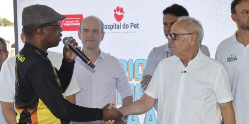 Cícero Lucena entrega 20 novas recicletas, amplia para 60 equipamentos na coleta seletiva da Capital e destaca avanço na proteção animal