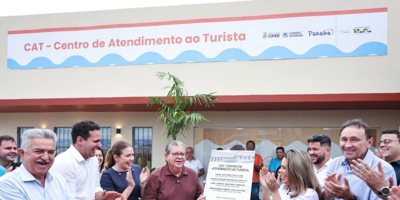João Azevêdo entrega Binário de Jacumã, Centro de Atendimento ao Turista e recebe Título de Cidadania Condense 