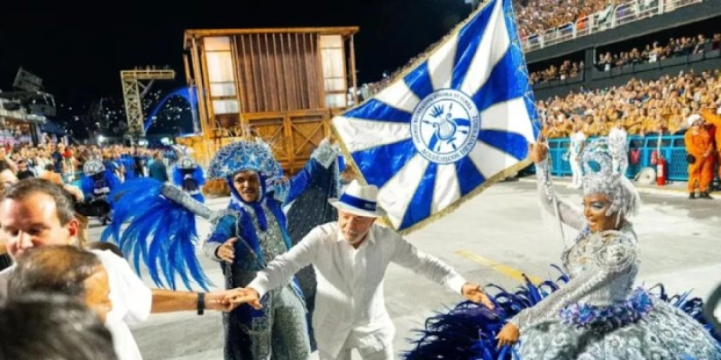 Partido Novo pede inelegibilidade de Lula após desfile na Sapucaí