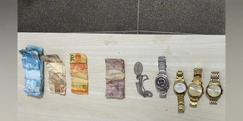Invasão a residência termina com vítima baleada e dois capturados em Cajazeiras