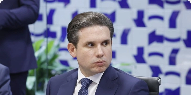 Hugo Motta defende atuação de Dias Toffoli no caso Master e critica ampliação de CPIs